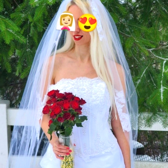 David's Bridal corset wedding dress - Picture 2 of 6